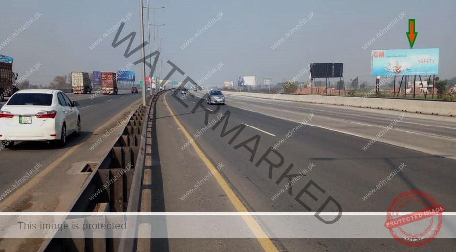 Promote your brand at Ravi Toll Plaza’s 60x20 billboard on the M2 Motorway. With maximum visibility to travelers between Lahore and Islamabad